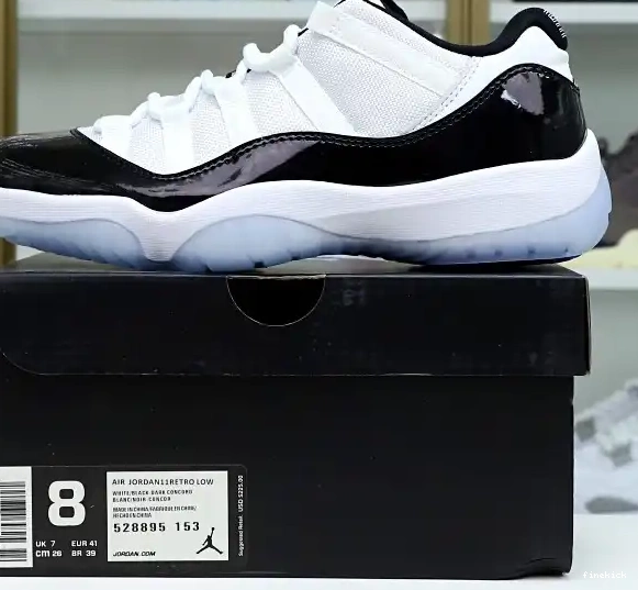 JORDAN RETRO CONCORD LOW AIR 11 0425